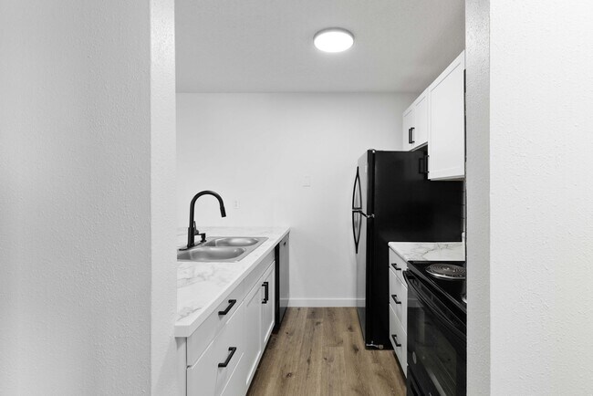 Interior Photo - Cypress II