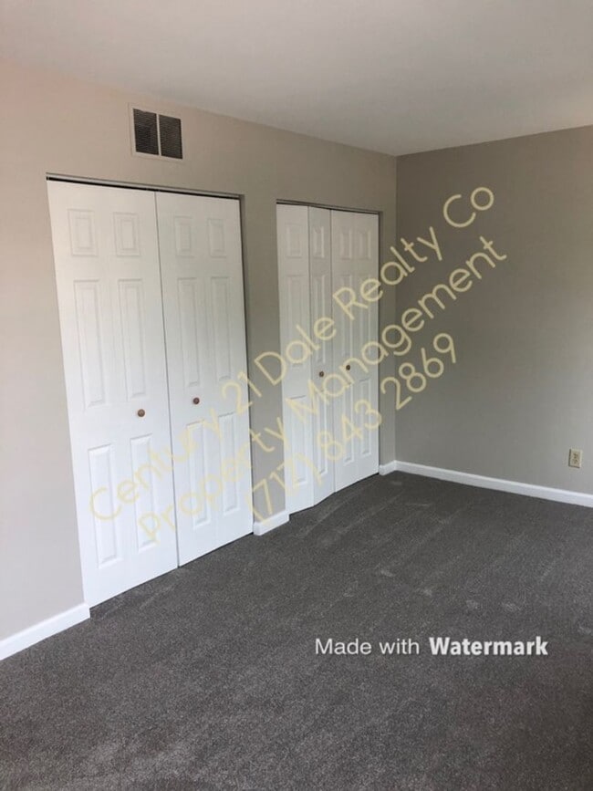 Primary Photo - Lovely 2 Bedroom Home in Central School Di...