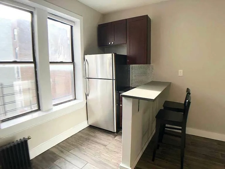 Building Photo - 188 Parkside Ave