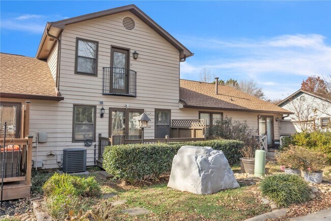 Building Photo - 103 Sunningdale Ct