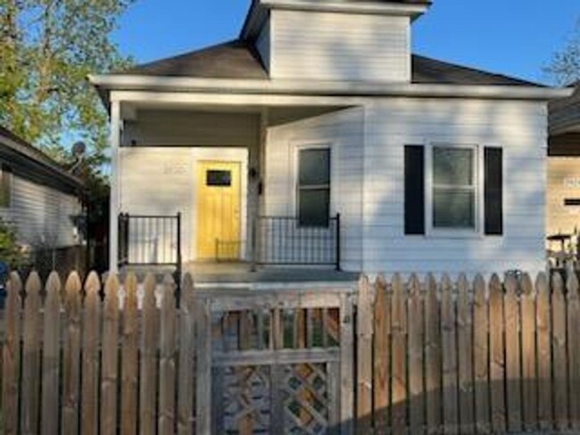 Primary Photo - Newly renovted 3 bedroom Close to U of L a...