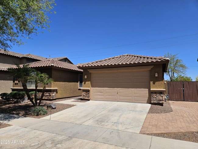 Building Photo - 14574 W Shaw Butte Dr