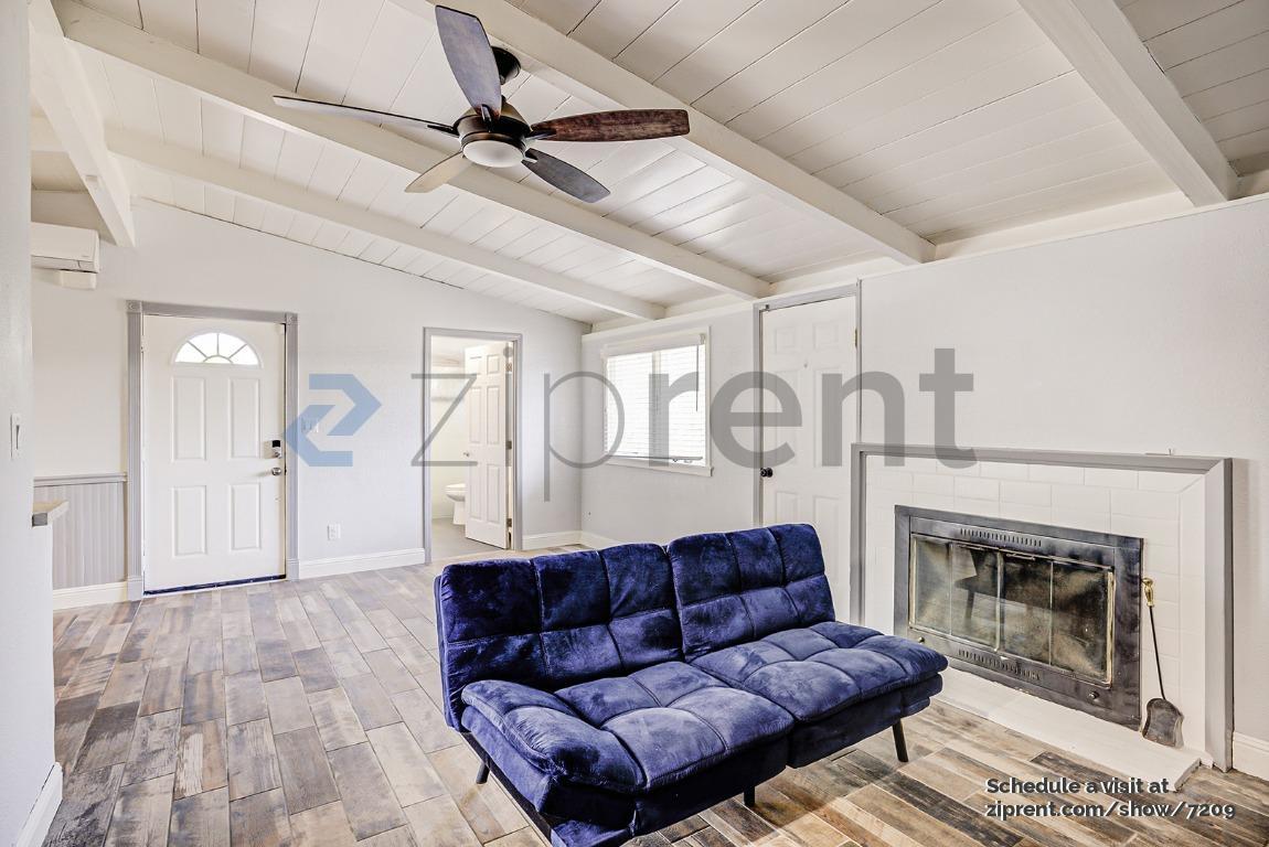 Building Photo - Unit