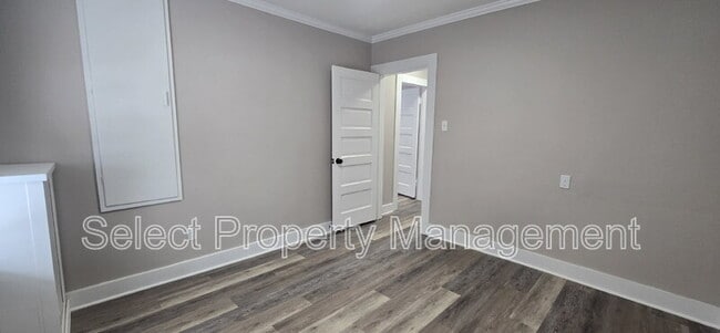 Building Photo - 724 Kinnaird Ave