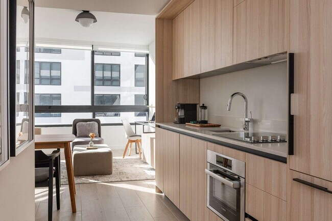 Building Photo - 225 N Miami Ave