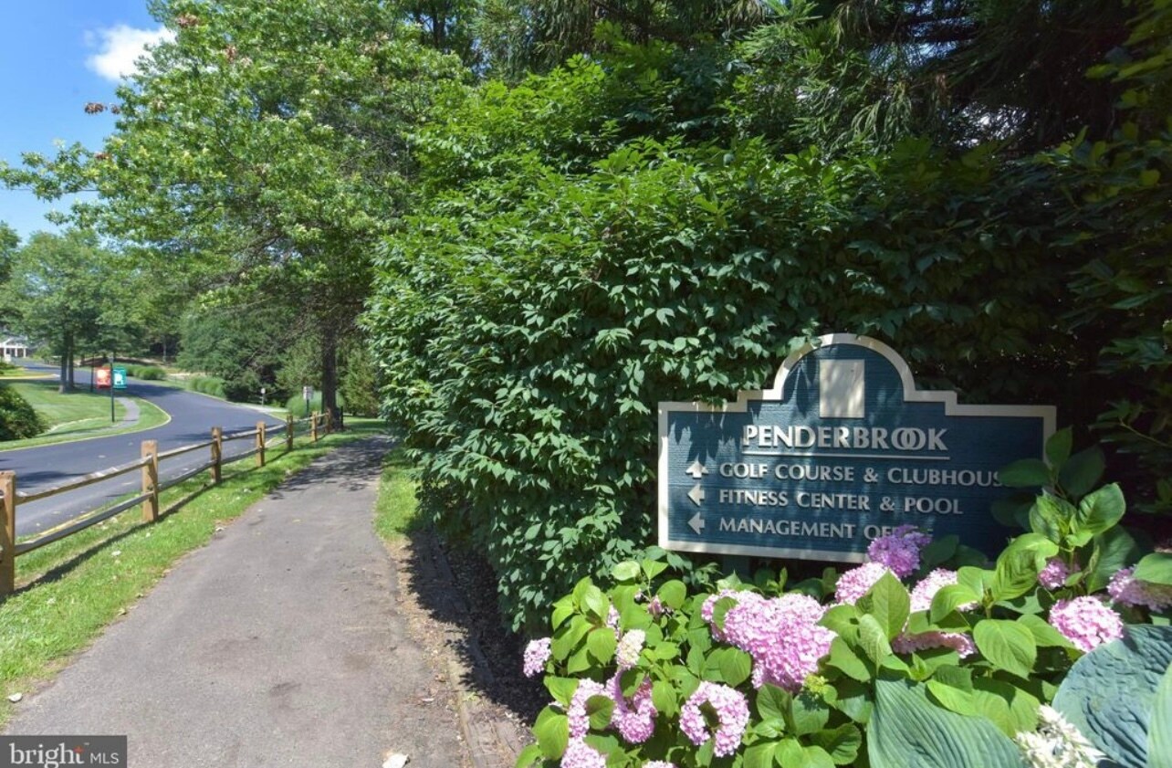 Building Photo - 12158 Penderview Ln