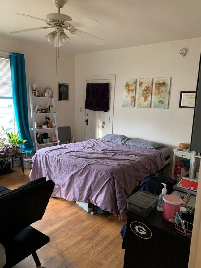 Building Photo - 605 Gray St