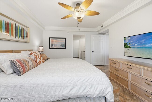 Building Photo - 6585 Nicholas Blvd