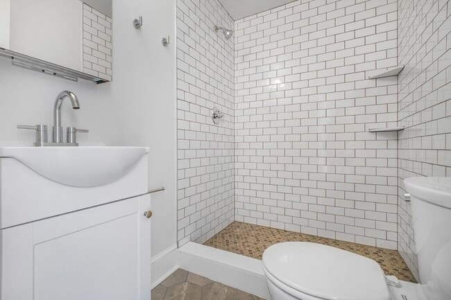 Building Photo - 1216 Sophia St