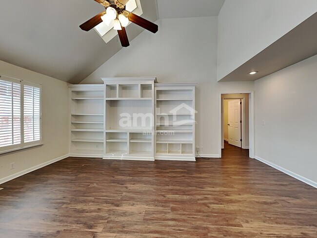 Building Photo - 2711 Waywood Dr