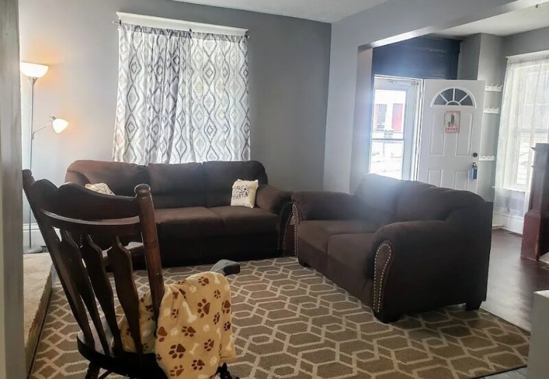 Building Photo - 231 N Elm St