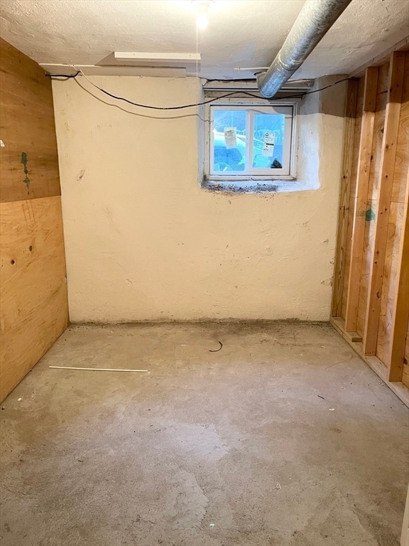 Building Photo - 31 Linden Pl