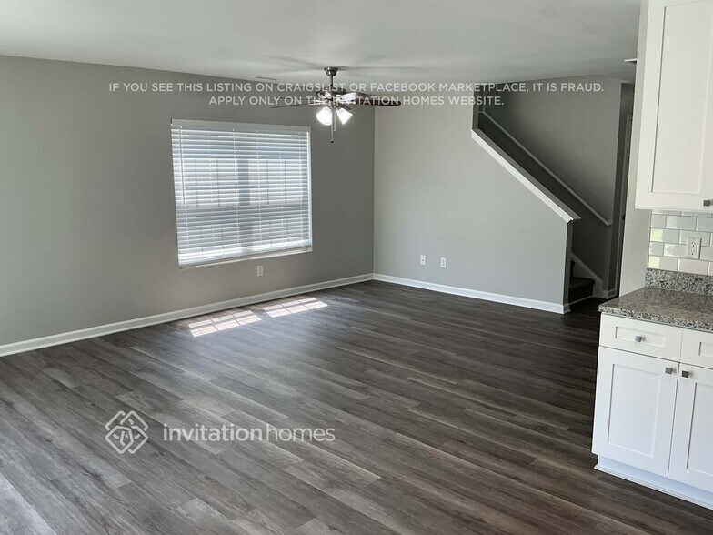 Building Photo - 325 Palmdale Ct