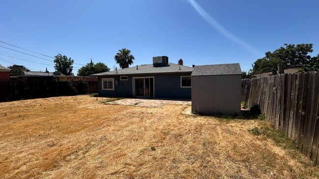 Building Photo - Nice home in Sacramento
