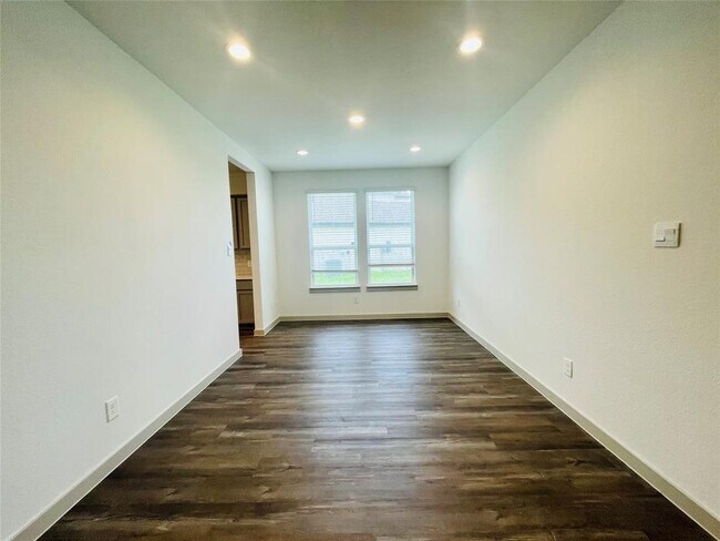 Building Photo - 1718 Bryson Heights Dr