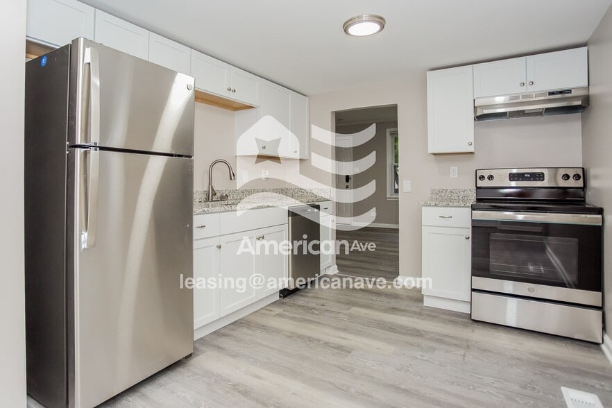 Building Photo - 1732 Sylvan Glen