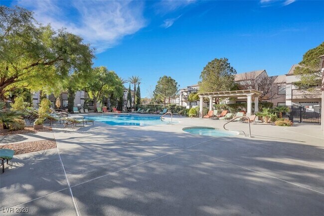 Building Photo - 7255 W Sunset Rd