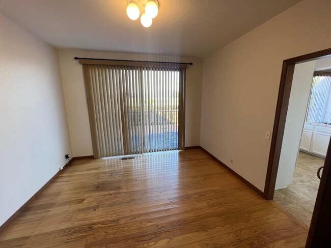 Building Photo - 381 St Andrews Ln