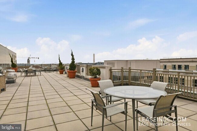 Building Photo - 1150 K St NW