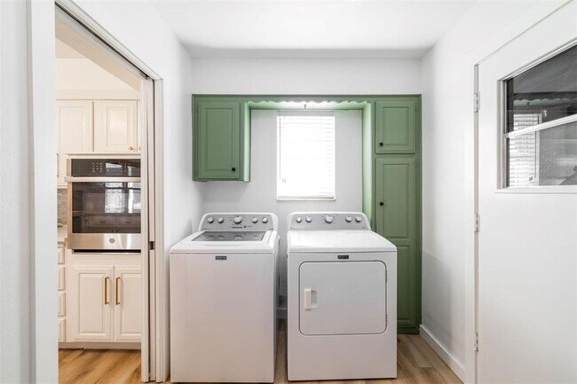 Building Photo - 4824 NW 73rd St