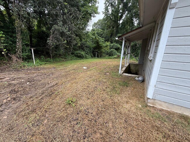 Building Photo - 1500 Lake Village Dr