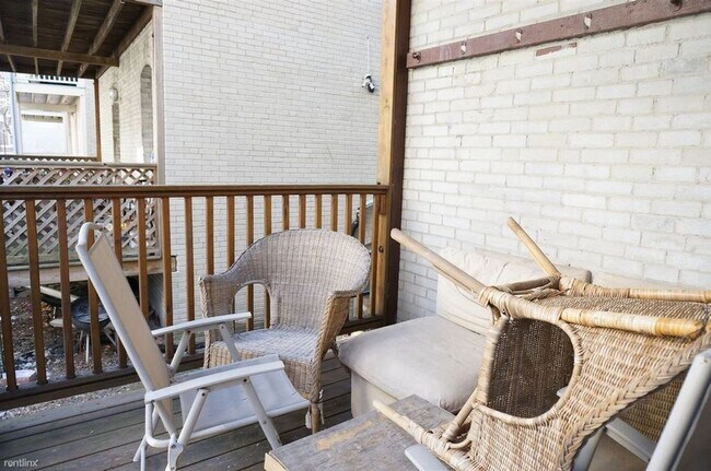 Building Photo - Brookline 4bed / 2bath available September 2026