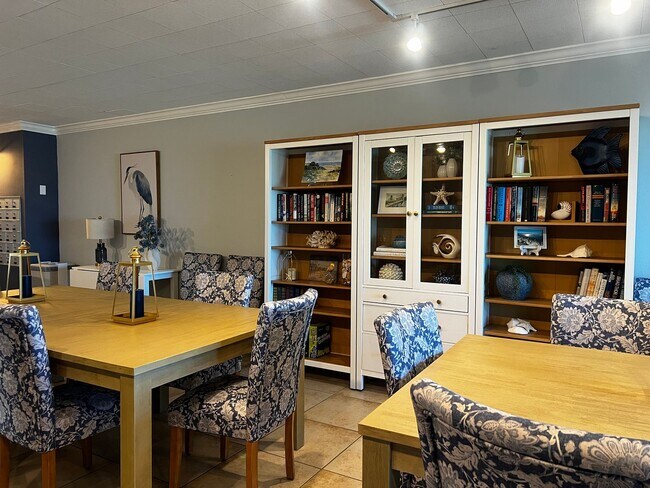 Building Photo - 1150 Tarpon Center Dr