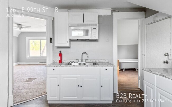 Building Photo - 1261 E 99th St