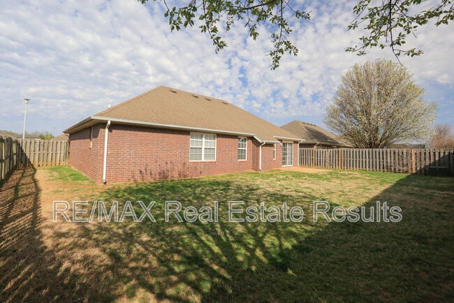 Building Photo - 6303 S 37th St
