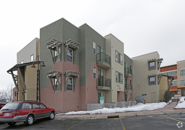 Building Photo - Newpark Studios