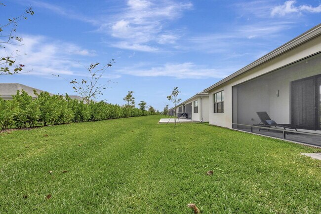 Building Photo - 12557 SW Rain River Dr