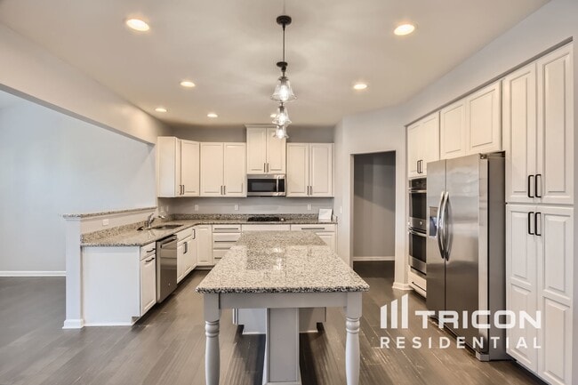 Building Photo - 2077 Morton Dr
