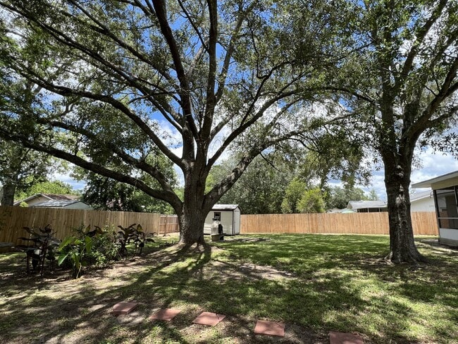 Building Photo - **Affordable Rental home in Silver Springs...