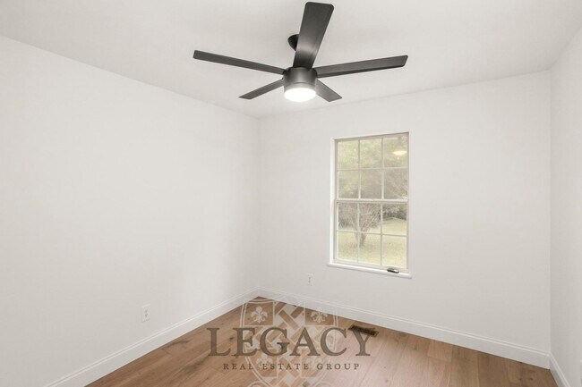 Building Photo - 100 Sadler Ct