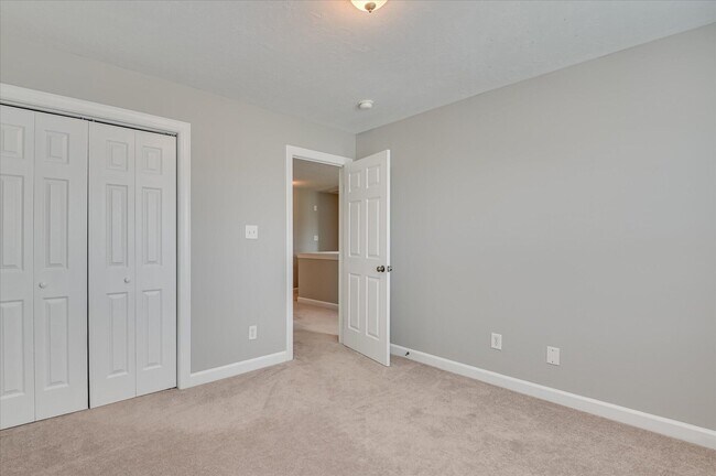 Building Photo - 158 Kenilworth Dr