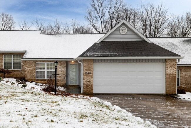 Building Photo - Riva Ridge