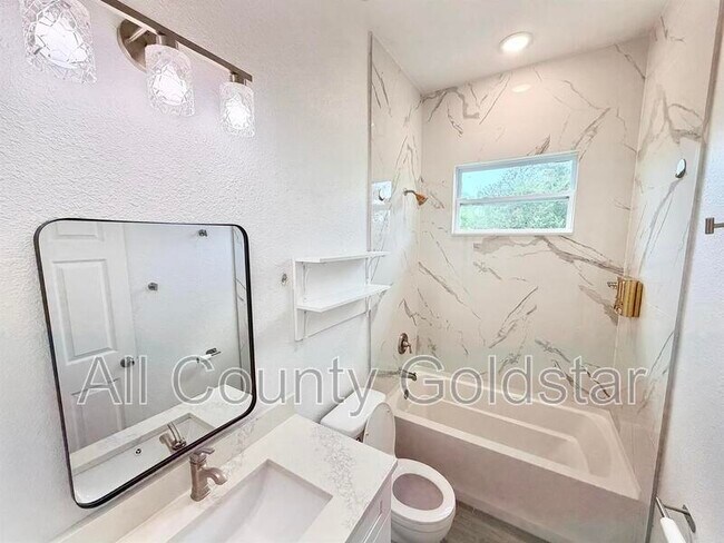 Building Photo - 14300 Kay Ln