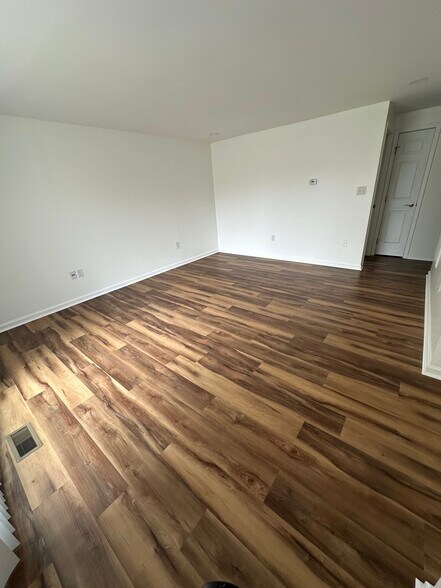 Building Photo - 2359 Obetz Dr