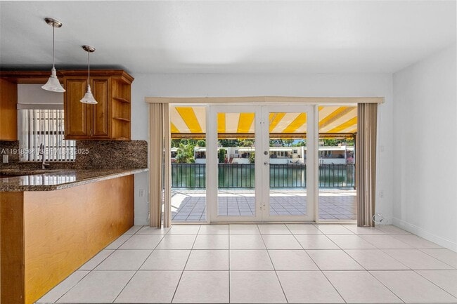 Building Photo - 15504 Sharpecroft Dr