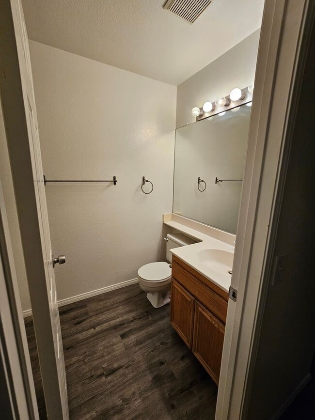Building Photo - Gated Community~$2,595~ 2 Bed/2.5 Bath End Unit Townhome.