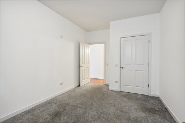 Building Photo - 1132 W 13th St