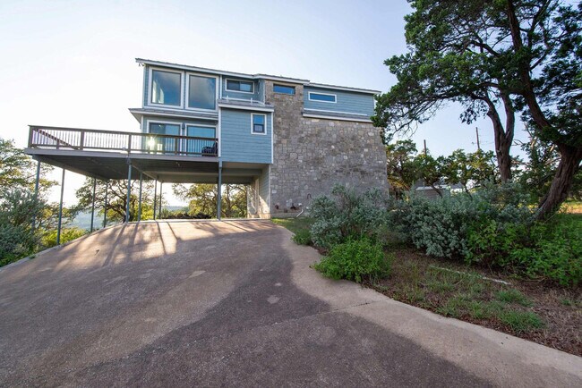 Building Photo - 461 Naked Indian Trail