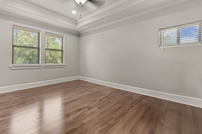 Building Photo - 8550 Ridgepoint Dr