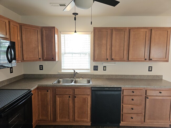 Building Photo - 201 Stull Ct