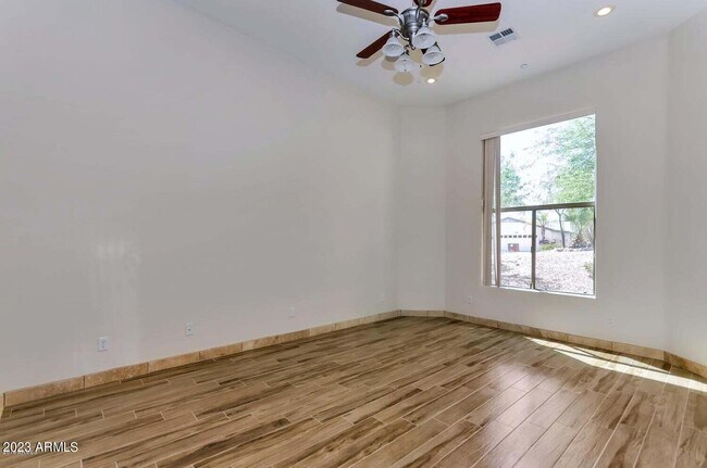 Building Photo - 15842 E Sunflower Dr