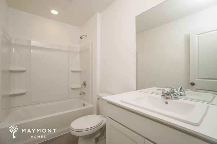 Building Photo - 2424 Shady Grv