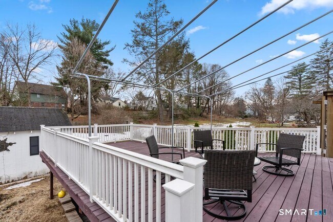 Building Photo - 83 Meadowbrook Rd