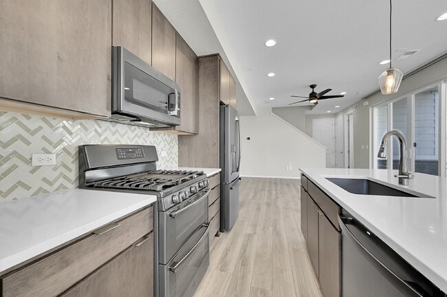 Building Photo - $2,550.00 - 3 Beds,2.5 Baths, Single Famil...