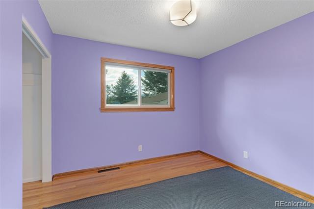Building Photo - 411 Redwood Dr