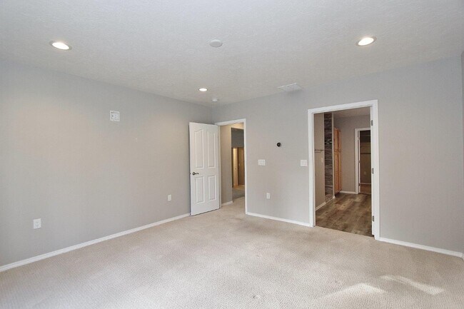 Building Photo - 11847 W Lewisburg Ct